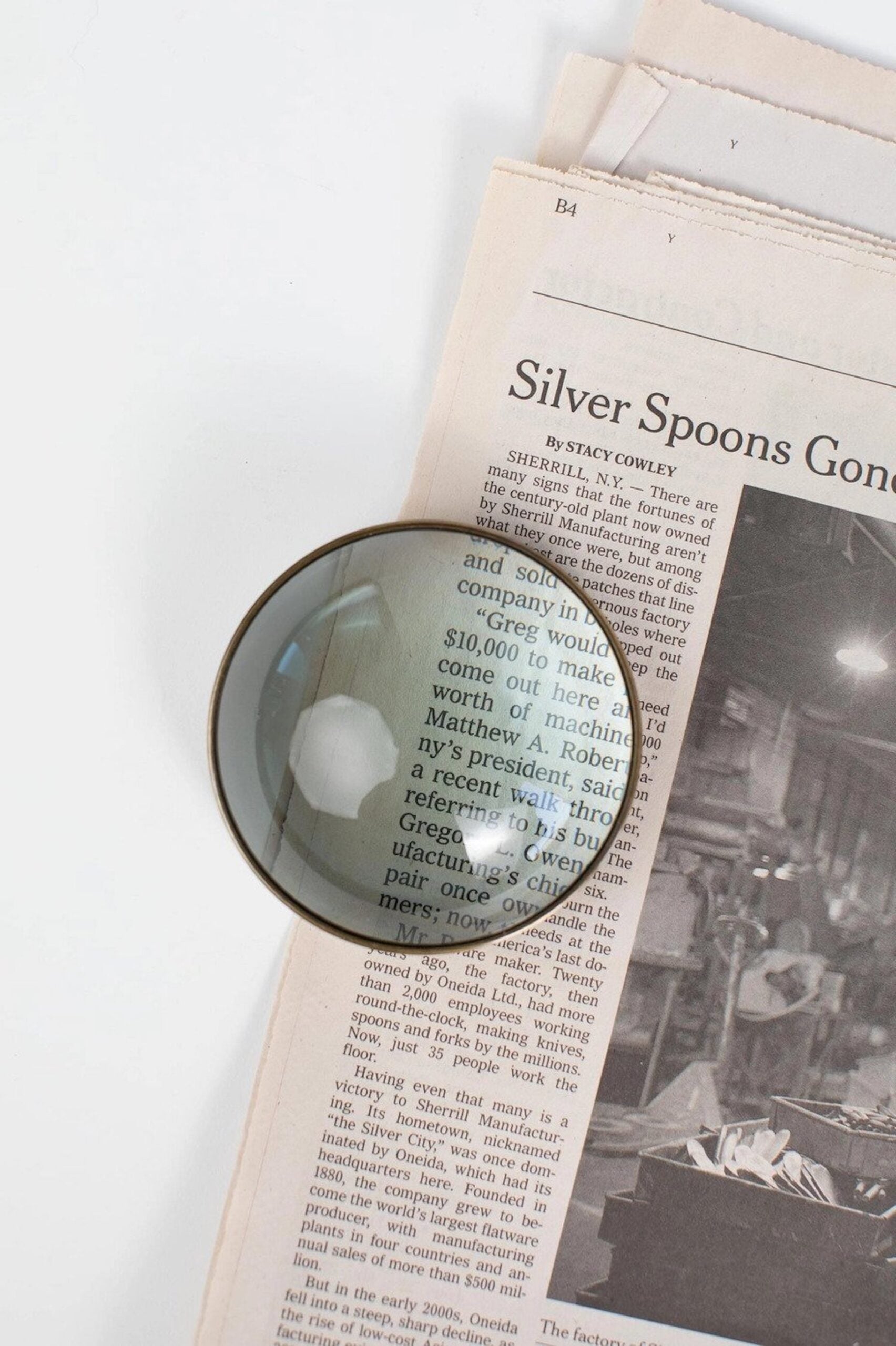 Paperweight Magnifying Glass