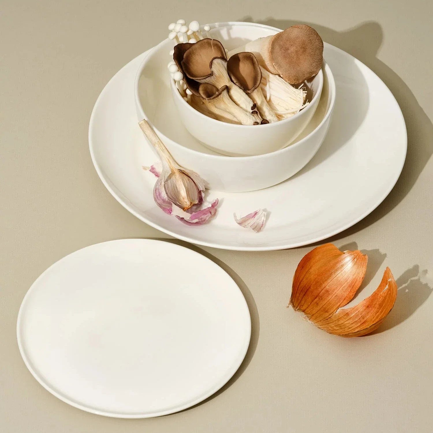 Wide Rim Dinnerware Set - Set of 4